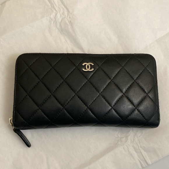 SOLD! Authentic Classic Chanel Continental Wallet - Picture 3 of 13